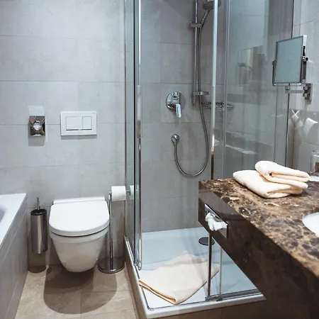 Seeblick Szálloda 3*